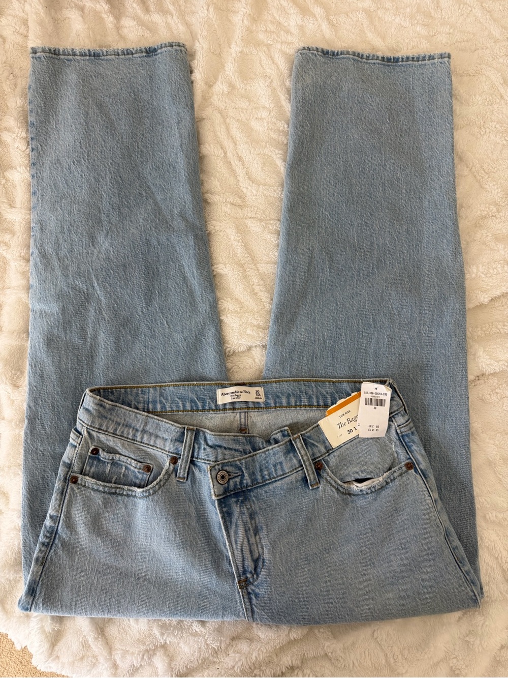 Abercrombie & Fitch The Baggy Low Rise Jean Size 10/30 NWT